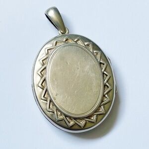Antique Victorian Locket sterling silver oval shaped pendant